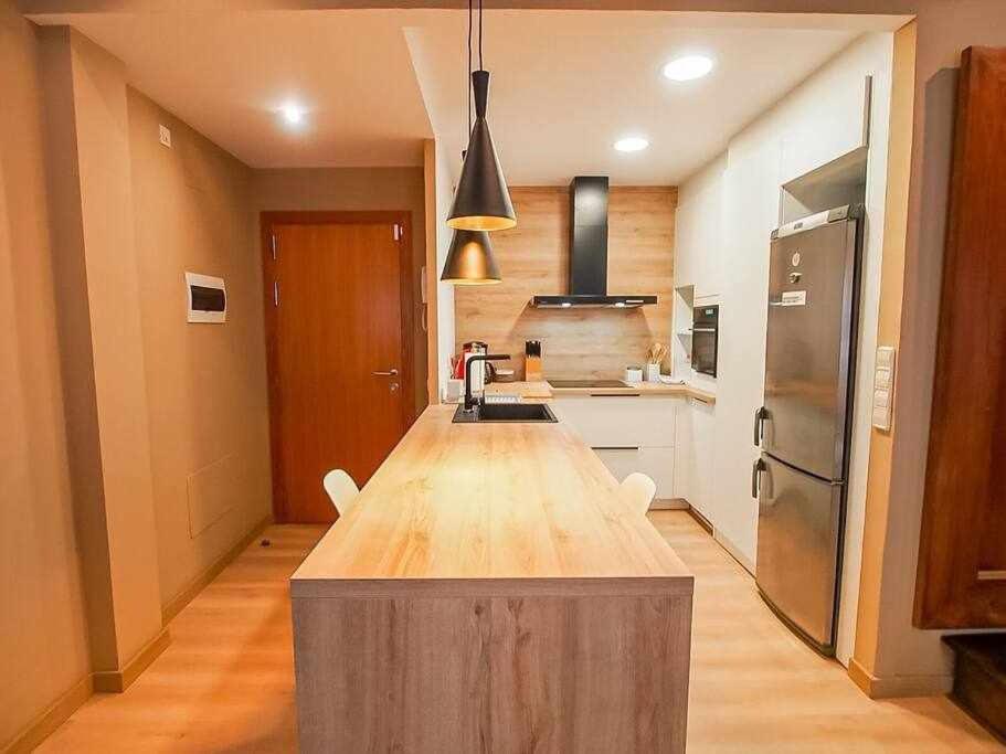 Sleep & Stay Apartamento De Lujo Χιρόνα Εξωτερικό φωτογραφία