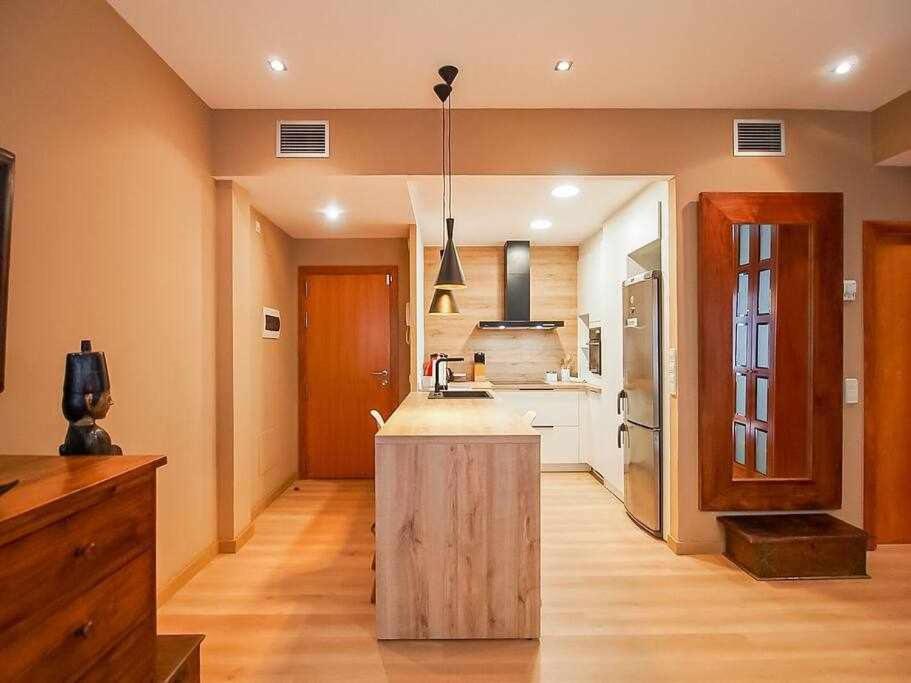 Sleep & Stay Apartamento De Lujo Χιρόνα Εξωτερικό φωτογραφία